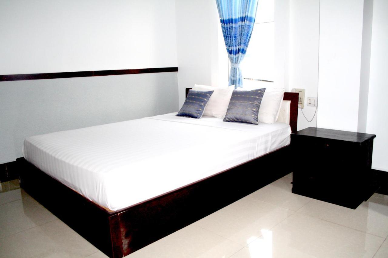 Lalune Hotel Phnom Penh Exterior foto
